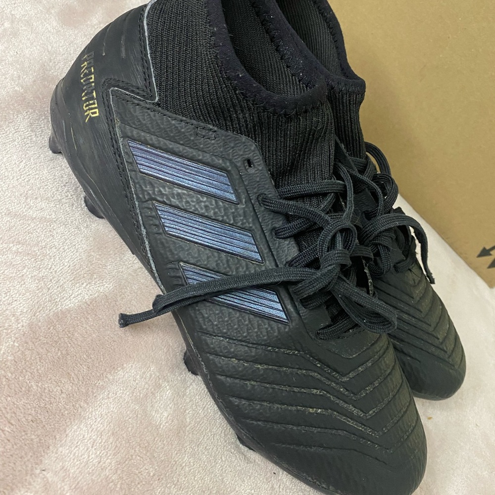 Adidas Soccer Predator Mens Shoes size 8